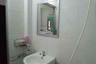 In-room Bathroom Guesthouse Hoa Bien