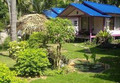 Exterior 3 Field Paradise 1