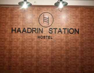 Exterior 2 Haadrin Station Hostel 