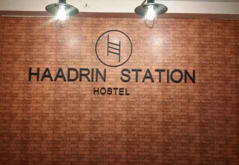 Bangunan Haadrin Station Hostel 