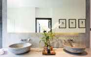 In-room Bathroom 5 Villa Interlude - Haad Salad