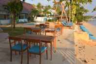 Restoran Blu' Beach Bungalows