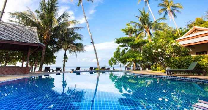 Kolam Renang Grand Manita Beach Resort