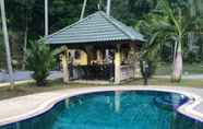 Kolam Renang 2 Marilyns Residential Resort