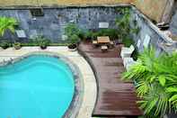 Swimming Pool Hotel Kembar Mas Pantai Barat