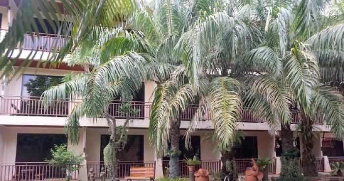 Swimming Pool Thai Pura Resort