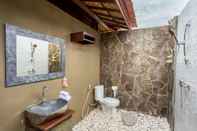 Toilet Kamar The Bridge Huts