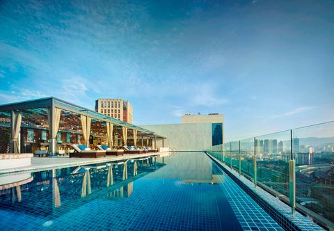 Hồ bơi Hotel Stripes Kuala Lumpur, Autograph Collection