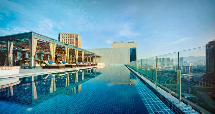 Swimming Pool Hotel Stripes Kuala Lumpur, Autograph Collection