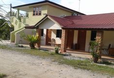 Luar Bangunan 2 Mai Cenang Guest House