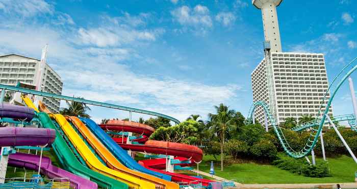 Swimming Pool Pattaya Park Beach Resort