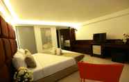 Bedroom 7 The Bangkok Major Suite