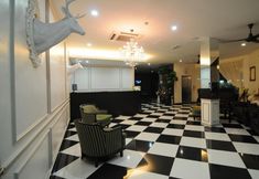 Lobi 3 Luscious Hotel