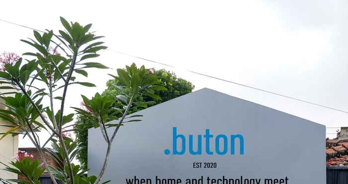 Exterior Buton Backpacker Lodge