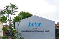 Exterior Buton Backpacker Lodge