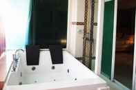 Toilet Kamar The Privi Suites