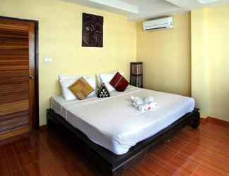 Bedroom 2 Baan Suay Karon Resort