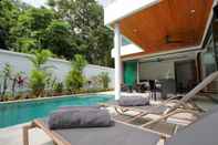 Kolam Renang Yanui Beach Villas