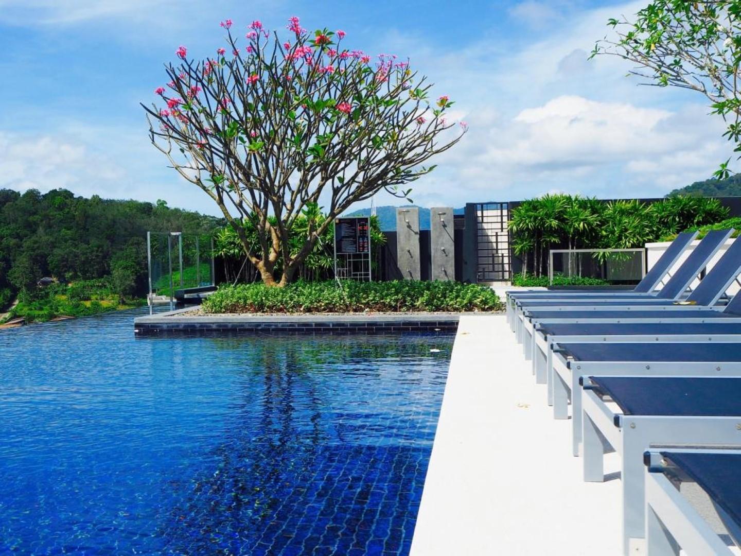 Swimming Pool 6 Duplex Height Phuket & Rooftop Swimming Pool