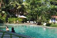 สระว่ายน้ำ Rachawadee Resort and Hotel