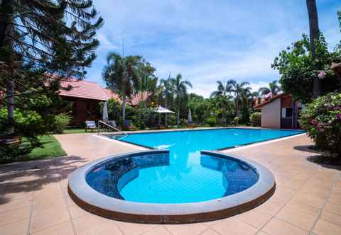 Swimming Pool Bangsaray Village Resort