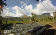 Bar, Cafe and Lounge 6 Bale Sembahulun Cottages & Tend