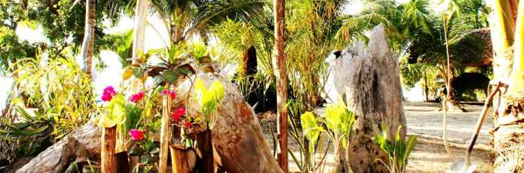 Lobby Bayog Beach Campsite