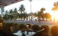 Restoran 4 The Beach Front Resort