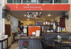 Bar, Kafe, dan Lounge 7 Lodge 61 Bed & Breakfast