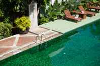 สระว่ายน้ำ Poonyamantra Resort