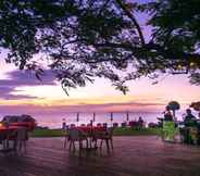 Restoran 2 Sunset Village Beach Resort 