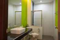 Toilet Kamar The Cozy Nest Boutique Rooms Guest House