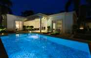 Kolam Renang 4 Luxury Pool Villa 44 