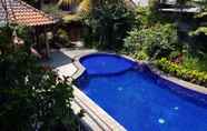 Swimming Pool 3 Jos & Hanny Villa