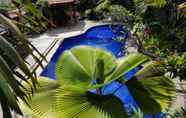 Kolam Renang 5 Jos & Hanny Villa