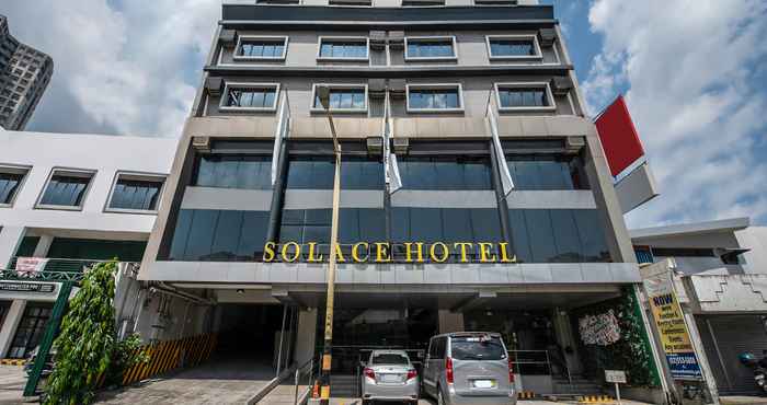 Exterior Solace Hotel Makati