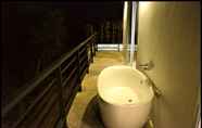 Toilet Kamar 5 The Graham