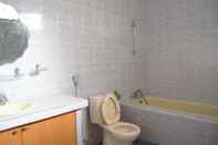 In-room Bathroom Rudi House Batam