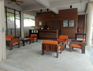 Lobi 2 Bar and Bed Resort