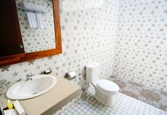 In-room Bathroom 2 Kutuh Manak Guest House