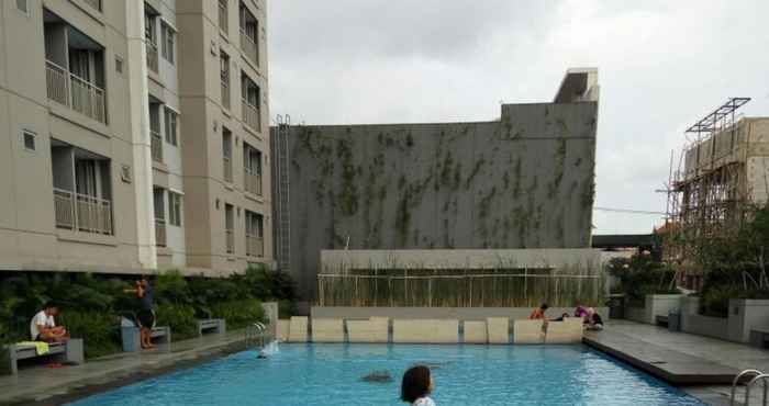 Kolam Renang Angelynn Room at Apartment Bintaro Park View