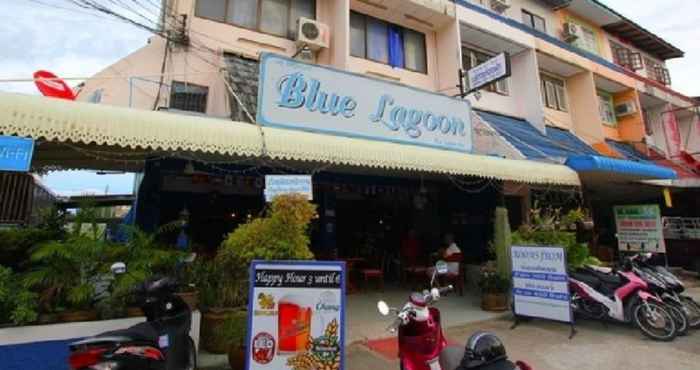 Lobi Blue Lagoon Guest House & Bar