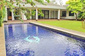 Swimming Pool 4 Siaga Raya 3 Villas