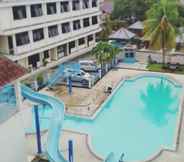 Swimming Pool 7 Hotel Hakmaz Taba Lubuklinggau