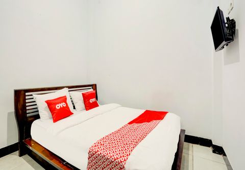 Bedroom OYO 3229 Ijen Homestay