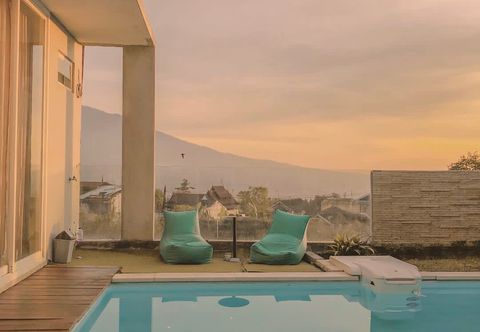 Swimming Pool Cendana Villa