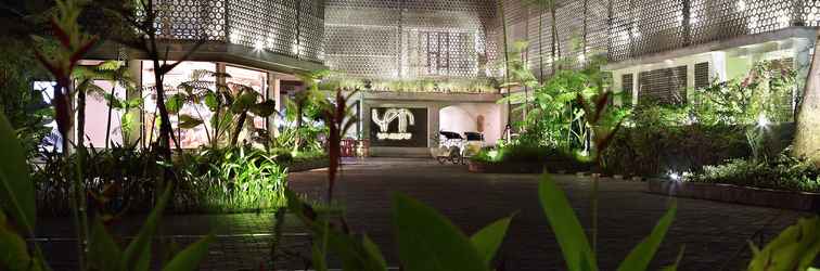 Lobby YATS Colony