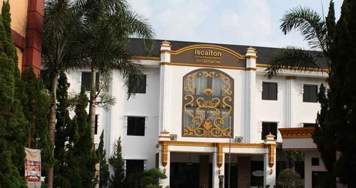 Lobi Iscalton Courteous Hotel