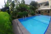 Kolam Renang New Sabrina Hotel