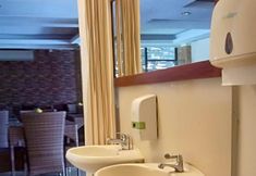 In-room Bathroom 5 Maranatha Grand Hotel Yogyakarta